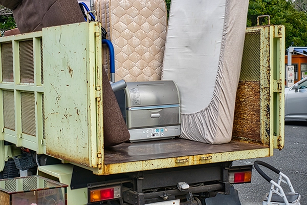 不用品回収と引っ越し・遺品整理をまとめて依頼できるワンストップ対応のイメージ