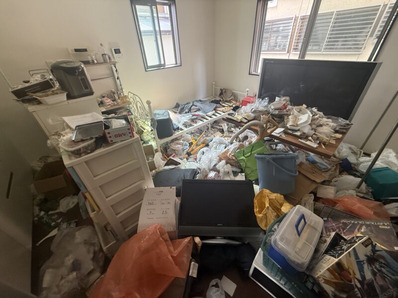 舞鶴市の賃貸1Rを片付け｜不用品回収からルームクリーニングまで3時間で対応 - Before